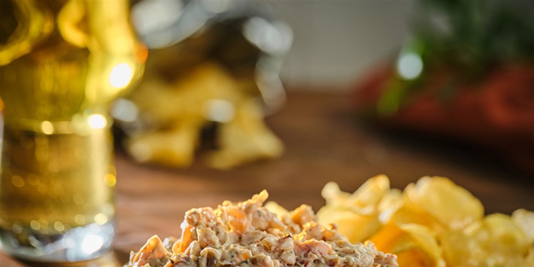 Best Caramelized Onion and Bacon Dip