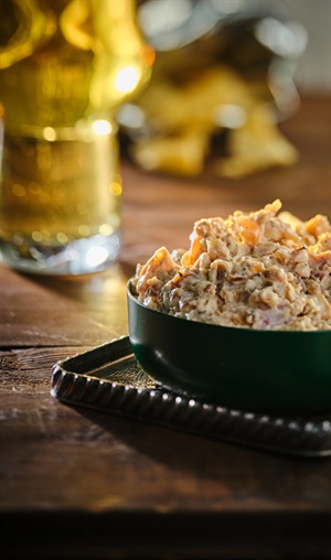 Best Caramelized Onion and Bacon Dip