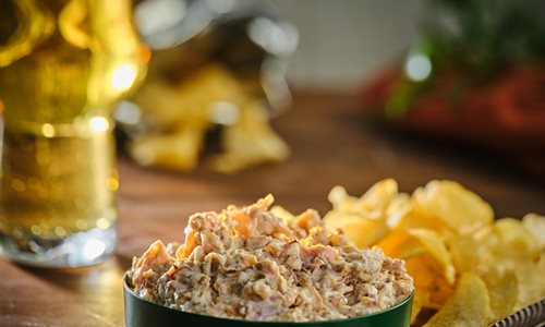 Best Caramelized Onion and Bacon Dip