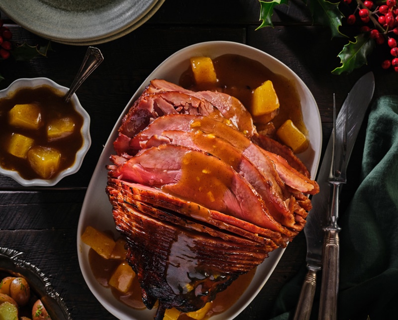 Easy Christmas Glazed Ham