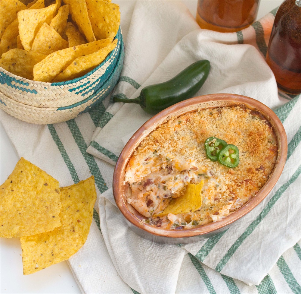 Bacon Jalapeno Popper Dip... perfect for your game day party!