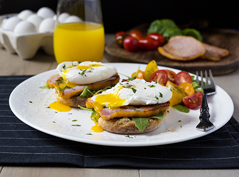 Poached Eggs with Peameal Bacon