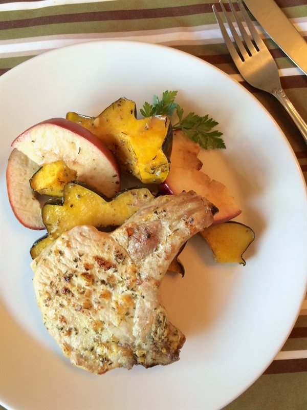 Pork chops with roasted squash and apples